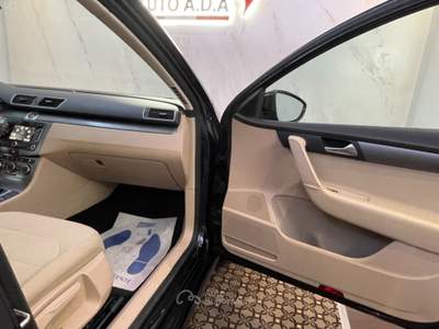 Volkswagen Passat Var. 1.6 TDI BlueMotion Tech. Blu/Azzurro usata Prato