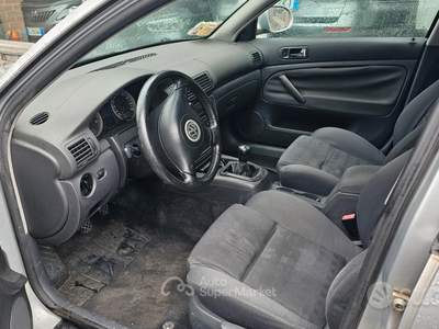 Volkswagen Passat /130 CV cat Var. C.line usata Torino
