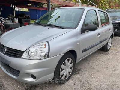 Renault Clio Storia 1.2 5 porte GPL Confort usata Torino Renault Clio Storia 1.2 5 porte GPL Confort usata Torino