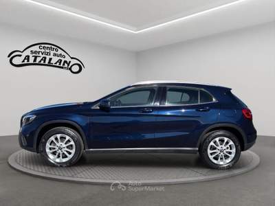 Mercedes-Benz GLA GLA 200 d Automatic Premium Blu/Azzurro usata Maniace