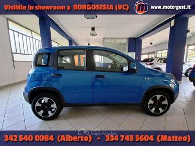 Fiat Panda 1.0 FireFly S&amp;S Hybrid City Cross Blu/Azzurro usata Borgosesia