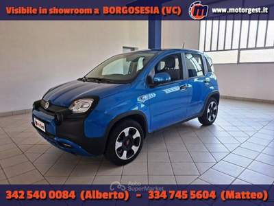 Fiat Panda 1.0 FireFly S&amp;S Hybrid City Cross Blu/Azzurro usata Borgosesia