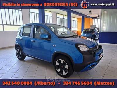 Fiat Panda 1.0 FireFly S&amp;S Hybrid City Cross Blu/Azzurro usata Borgosesia