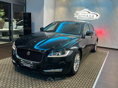 Jaguar XF Portfolio Nero usata Prato