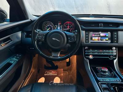 Jaguar XF Portfolio Nero usata Prato