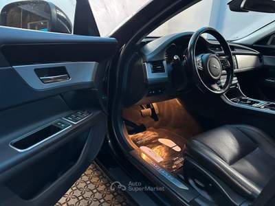 Jaguar XF Portfolio Nero usata Prato