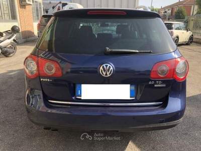 Volkswagen Passat DPF 4mot. Var. Highline Blu/Azzurro usata Ferrara
