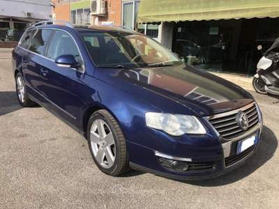 Volkswagen Passat DPF 4mot. Var. Highline Blu/Azzurro usata Ferrara