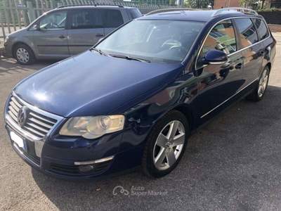 Volkswagen Passat DPF 4mot. Var. Highline Blu/Azzurro usata Ferrara