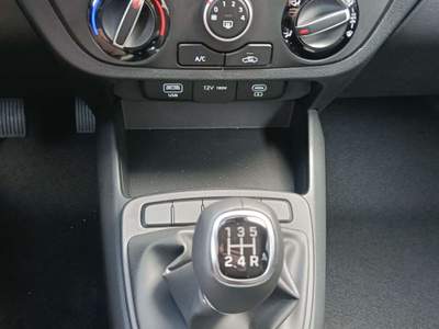 Hyundai i10 i10 1.0 mpi Connectline 63cv Bianco usata Liscate