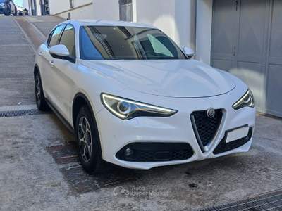 Alfa Romeo Stelvio AT8 Q4 Business Bianco usata Triggiano Alfa Romeo Stelvio AT8 Q4 Business Bianco usata Triggiano