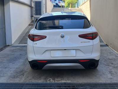 Alfa Romeo Stelvio AT8 Q4 Business Bianco usata Triggiano