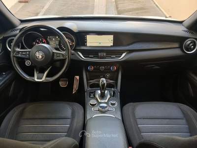 Alfa Romeo Stelvio AT8 Q4 Business Bianco usata Triggiano