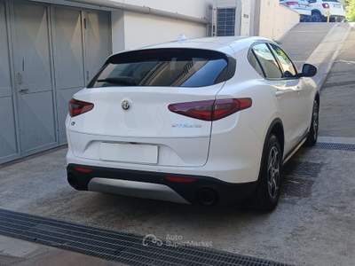 Alfa Romeo Stelvio AT8 Q4 Business Bianco usata Triggiano