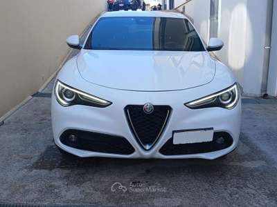 Alfa Romeo Stelvio AT8 Q4 Business Bianco usata Triggiano