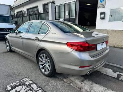 BMW Serie 5 530e 530 e Luxury - AUT/NAVI/TETTO/CAMERA360/LED/PDC/PELLE Argento usata Sesto San Giovanni