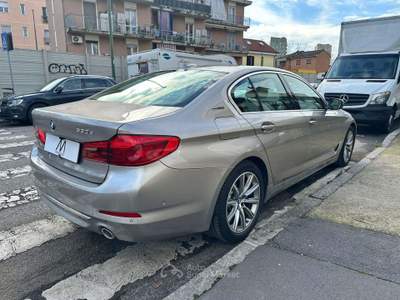 BMW Serie 5 530e 530 e Luxury - AUT/NAVI/TETTO/CAMERA360/LED/PDC/PELLE Argento usata Sesto San Giovanni