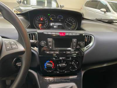 Lancia Ypsilon 5 porte S&S Hybrid Oro Bianco usata Gozzano