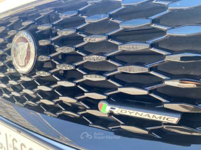 Jaguar E-Pace i4 mhev R-Dynamic INFO 3338160782 Bianco usata Fiumicino