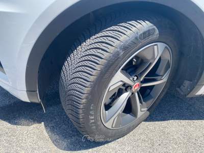 Jaguar E-Pace i4 mhev R-Dynamic INFO 3338160782 Bianco usata Fiumicino