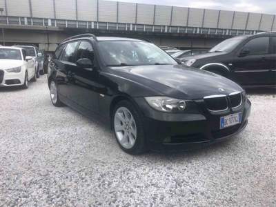 BMW Serie 3 320d 320d TOURING - TETTO PANORAMICO Nero usata Massa