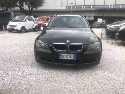 BMW Serie 3 320d 320d TOURING - TETTO PANORAMICO Nero usata Massa