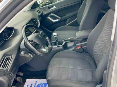 Peugeot 308 BlueHDi - SW - ALLURE Grigio usata Massa