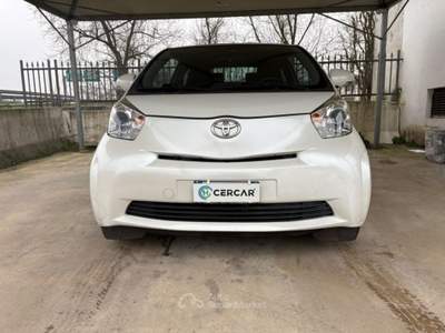 Toyota iQ 1.0 CVT Lounge AUTOMATICA OK NEOPATENTATI Bianco usata Pavia