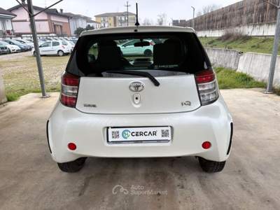 Toyota iQ 1.0 CVT Lounge AUTOMATICA OK NEOPATENTATI Bianco usata Pavia