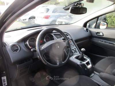 Peugeot 5008 1.6 HDi 112CV Business MOTORE 180.000 Nero usata Mogliano Veneto