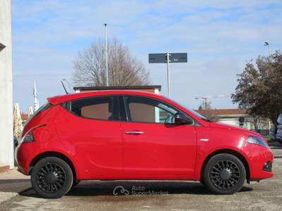 Lancia Ypsilon 1.0 firefly hybrid Silver s&s 70cv Rosso usata Bologna