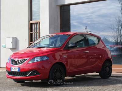 Lancia Ypsilon 1.0 firefly hybrid Silver s&s 70cv Rosso usata Bologna