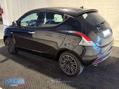Lancia Ypsilon 1.0 FireFly 70 CV Hybrid Gold - PROMO Nero usata Este