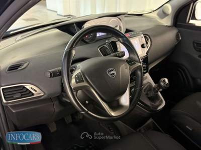 Lancia Ypsilon 1.0 FireFly 70 CV Hybrid Gold - PROMO Nero usata Este