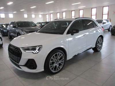 Audi Q3 Q3 35 2.0 tdi Identity Black s-tronic Bianco usata Fossano