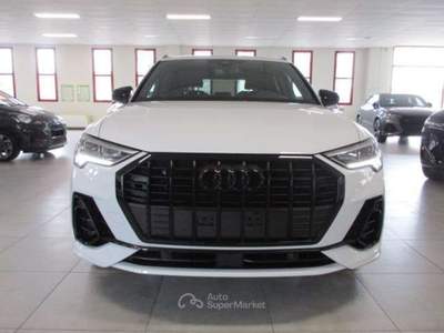 Audi Q3 Q3 35 2.0 tdi Identity Black s-tronic Bianco usata Fossano