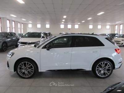 Audi Q3 Q3 35 2.0 tdi Identity Black s-tronic Bianco usata Fossano