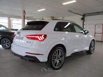 Audi Q3 Q3 35 2.0 tdi Identity Black s-tronic Bianco usata Fossano