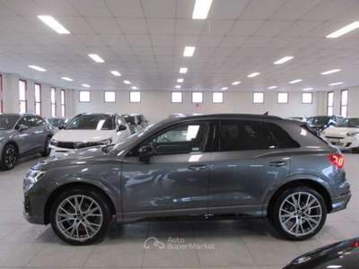 Audi Q3 Q3 SUV 35 Identity Black 2.0 TDI 150CV S-Tronic Grigio usata Fossano
