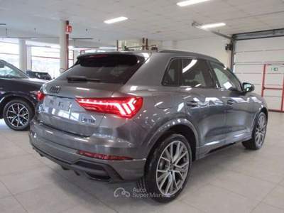 Audi Q3 Q3 SUV 35 Identity Black 2.0 TDI 150CV S-Tronic Grigio usata Fossano