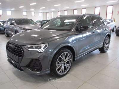 Audi Q3 Q3 SUV 35 Identity Black 2.0 TDI 150CV S-Tronic Grigio usata Fossano