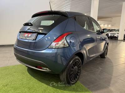 Lancia Ypsilon Ypsilon 1.0 FireFly 5 porte S&S Hybrid Silver Blu/Azzurro usata Cesena