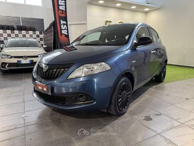 Lancia Ypsilon Ypsilon 1.0 FireFly 5 porte S&S Hybrid Silver Blu/Azzurro usata Cesena