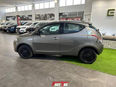 Lancia Ypsilon 1.0 FireFly 70cv Hybrid Silver Grigio usata Cesena