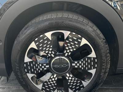 Fiat 600 1.2 Hybrid 100cv La Prima Nero usata Spinea