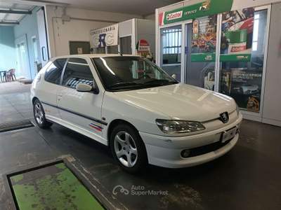 Peugeot 306 3p 2.0 16v Rallye Bianco usata Cerea