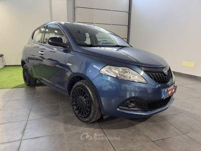 Lancia Ypsilon Ypsilon 1.0 FireFly 5 porte S&S Hybrid Silver Blu/Azzurro usata Occhiobello