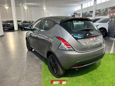 Lancia Ypsilon 1.0 FireFly 70cv Hybrid Silver Grigio usata Occhiobello