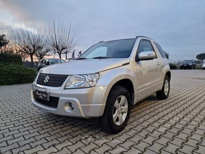 Suzuki Grand Vitara Grand Vitara 1.9 DDiS 3 porte Offroad Argento usata Faenza