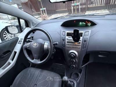 Toyota Yaris 5p 1.3 Luna my03 Nero usata Lumezzane